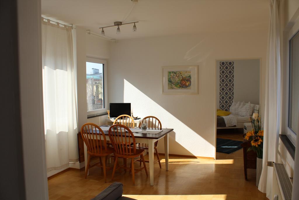 B&B My Place Mit Fruehstueckspaket - With Breakfastbox Frankfurt am Main Ruang foto