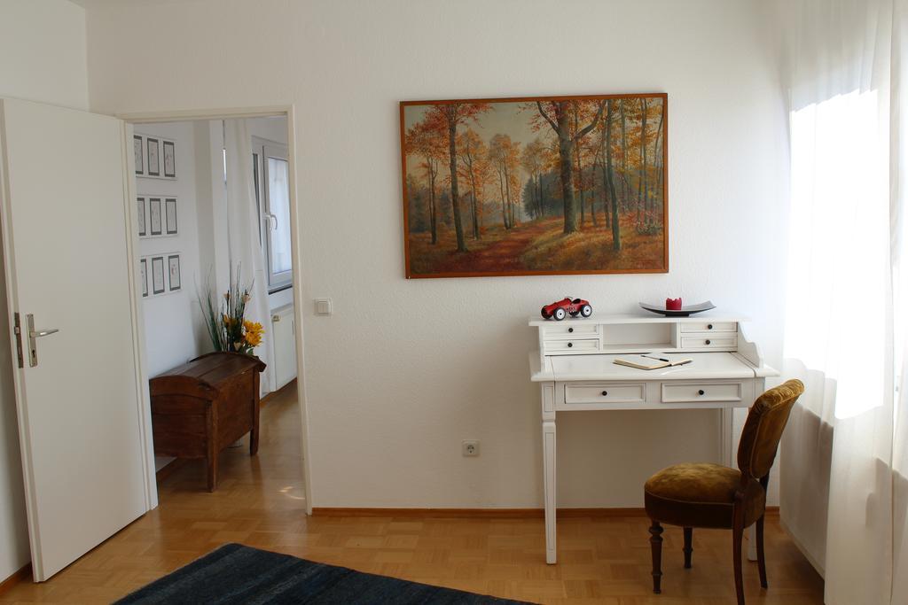 B&B My Place Mit Fruehstueckspaket - With Breakfastbox Frankfurt am Main Ruang foto